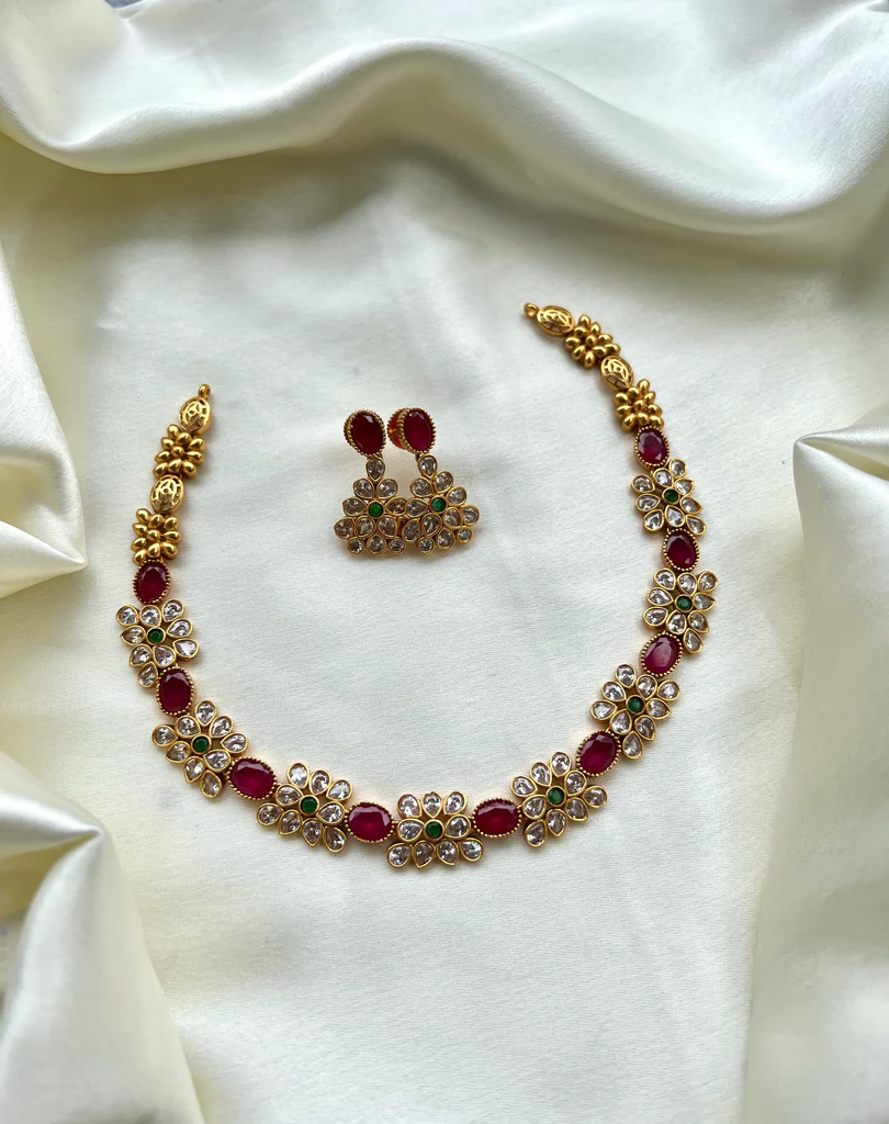 Leaf Motif Kemp Necklace set